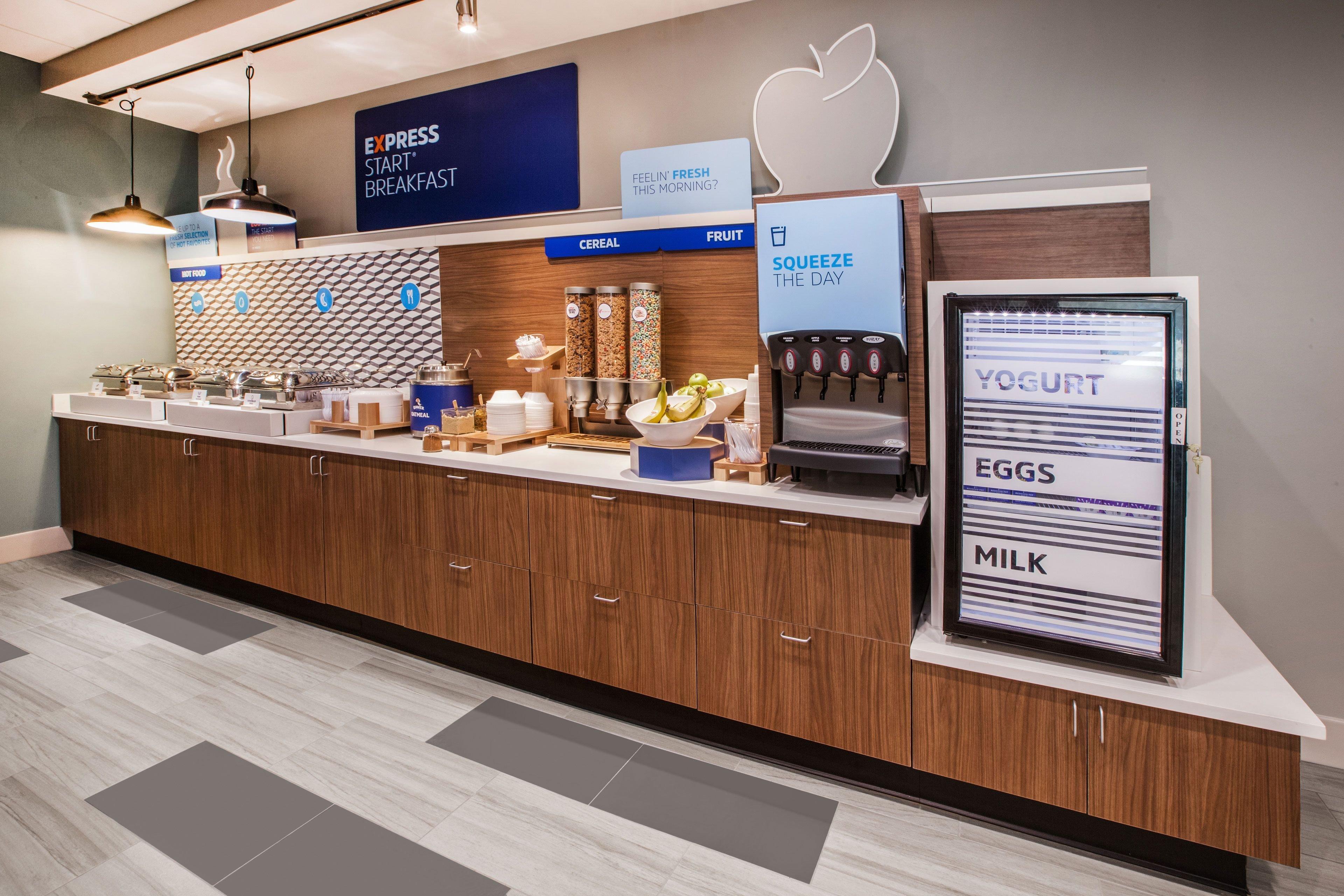 Holiday Inn Express And Suites Tampa I-75 At Bruce B. Downs By Ihg Экстерьер фото