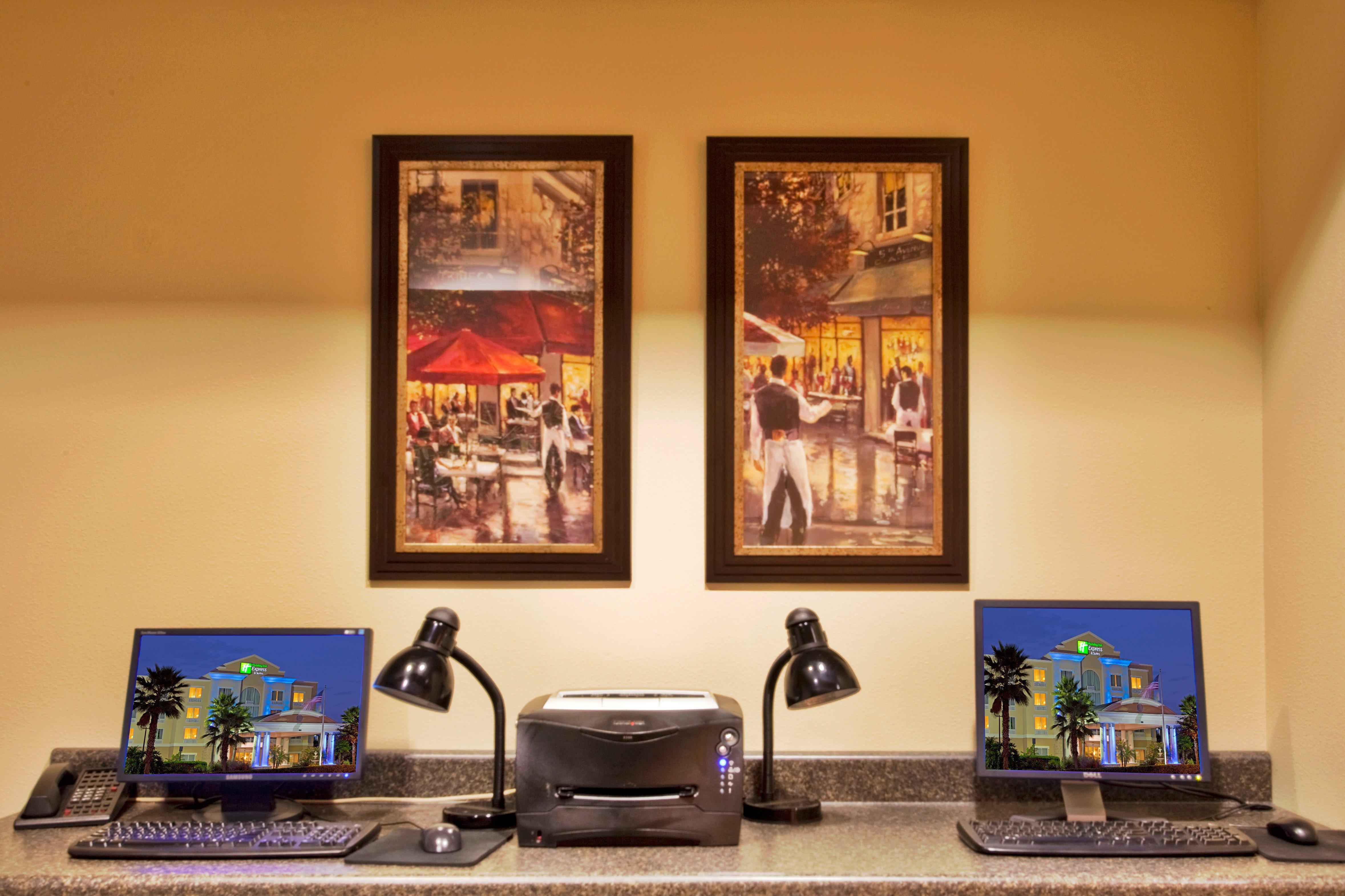 Holiday Inn Express And Suites Tampa I-75 At Bruce B. Downs By Ihg Экстерьер фото