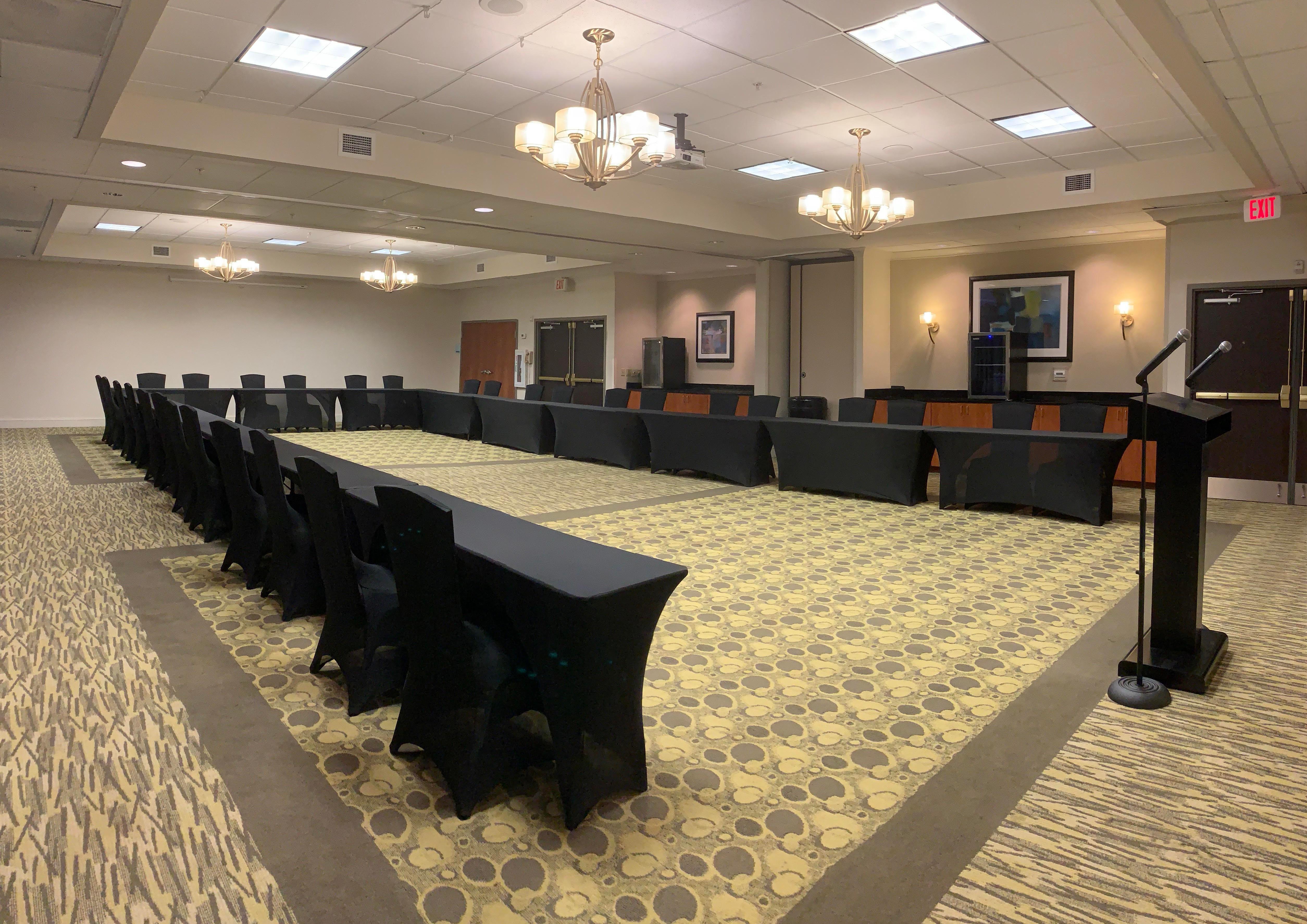 Holiday Inn Express And Suites Tampa I-75 At Bruce B. Downs By Ihg Экстерьер фото