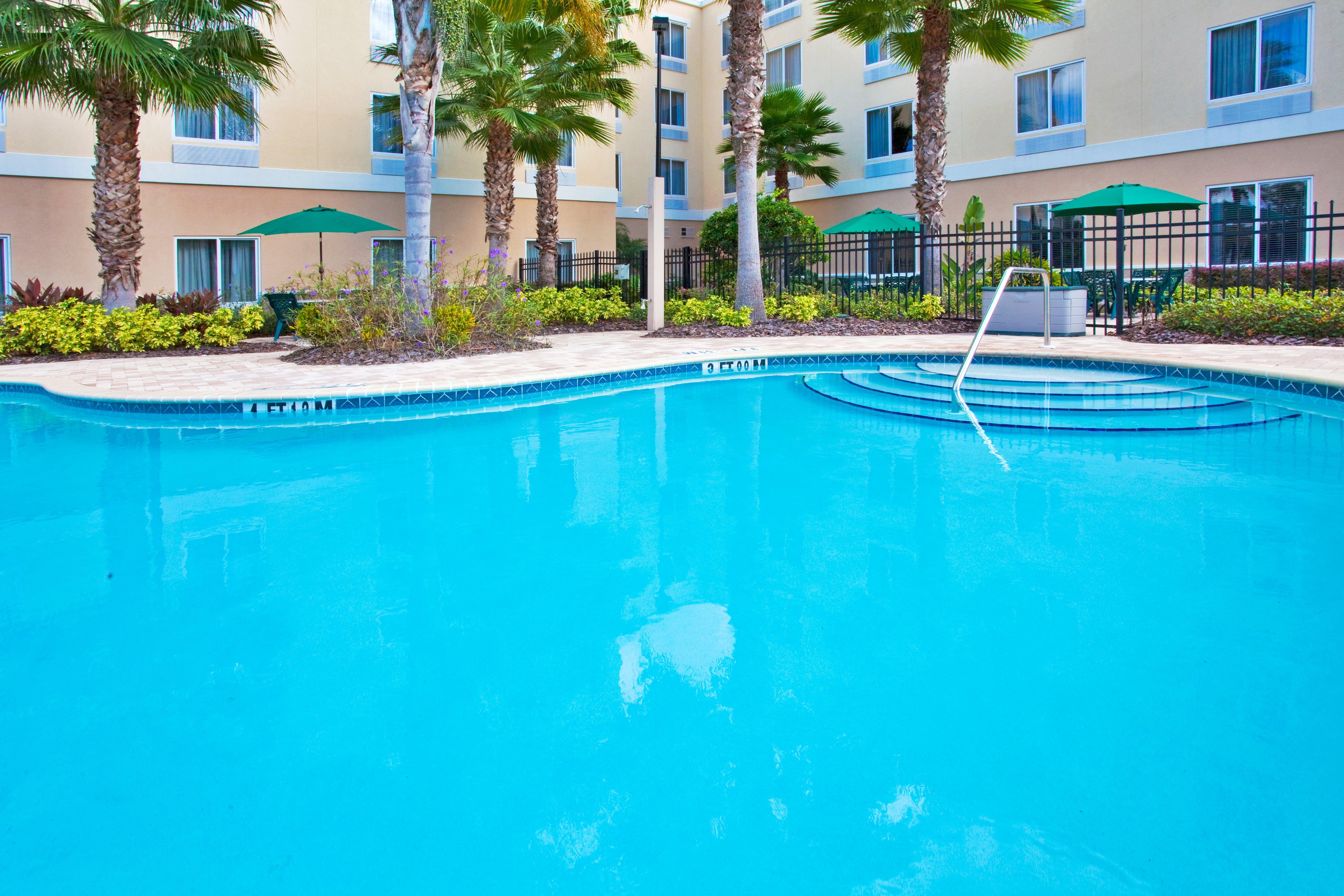 Holiday Inn Express And Suites Tampa I-75 At Bruce B. Downs By Ihg Экстерьер фото