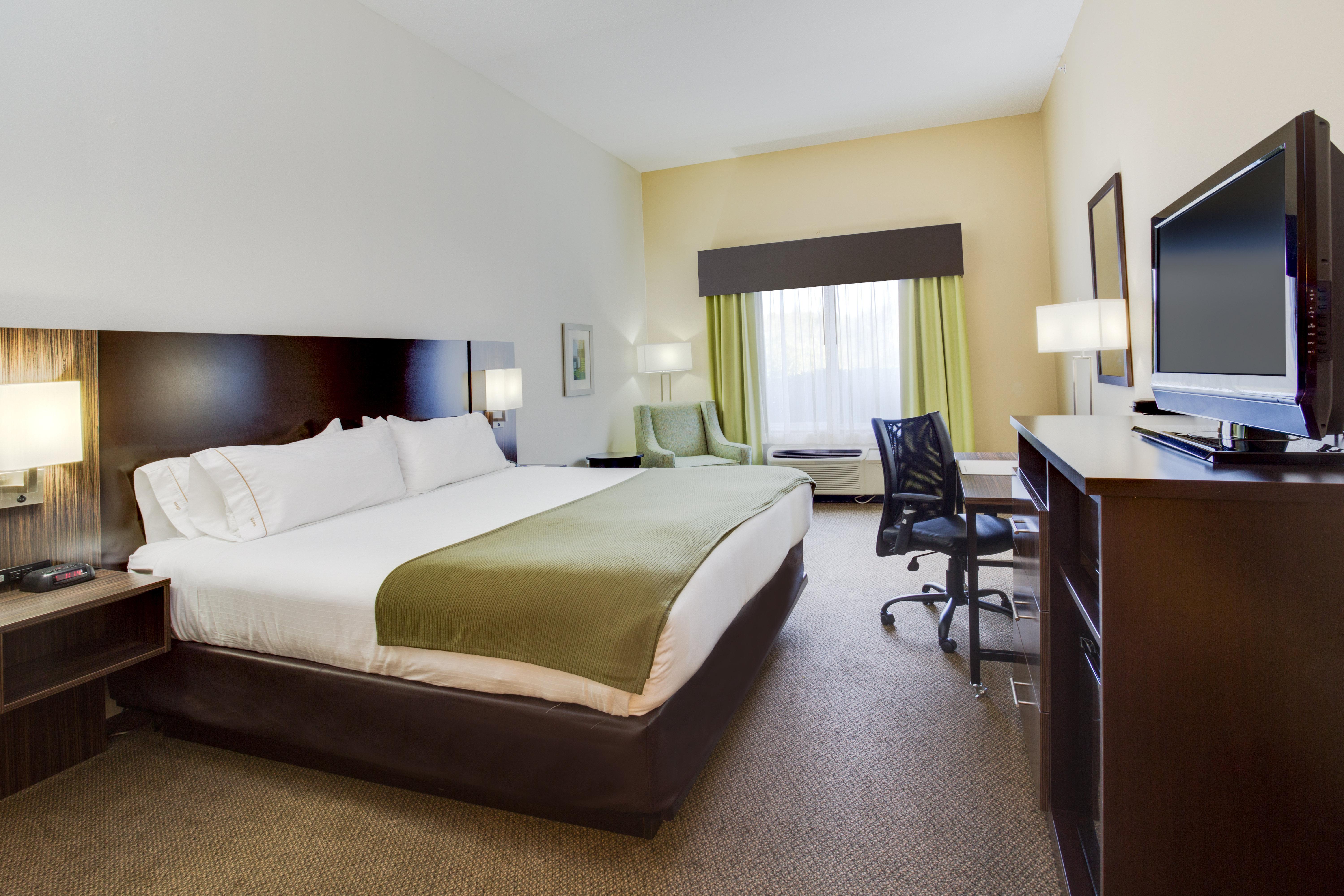 Holiday Inn Express And Suites Tampa I-75 At Bruce B. Downs By Ihg Экстерьер фото