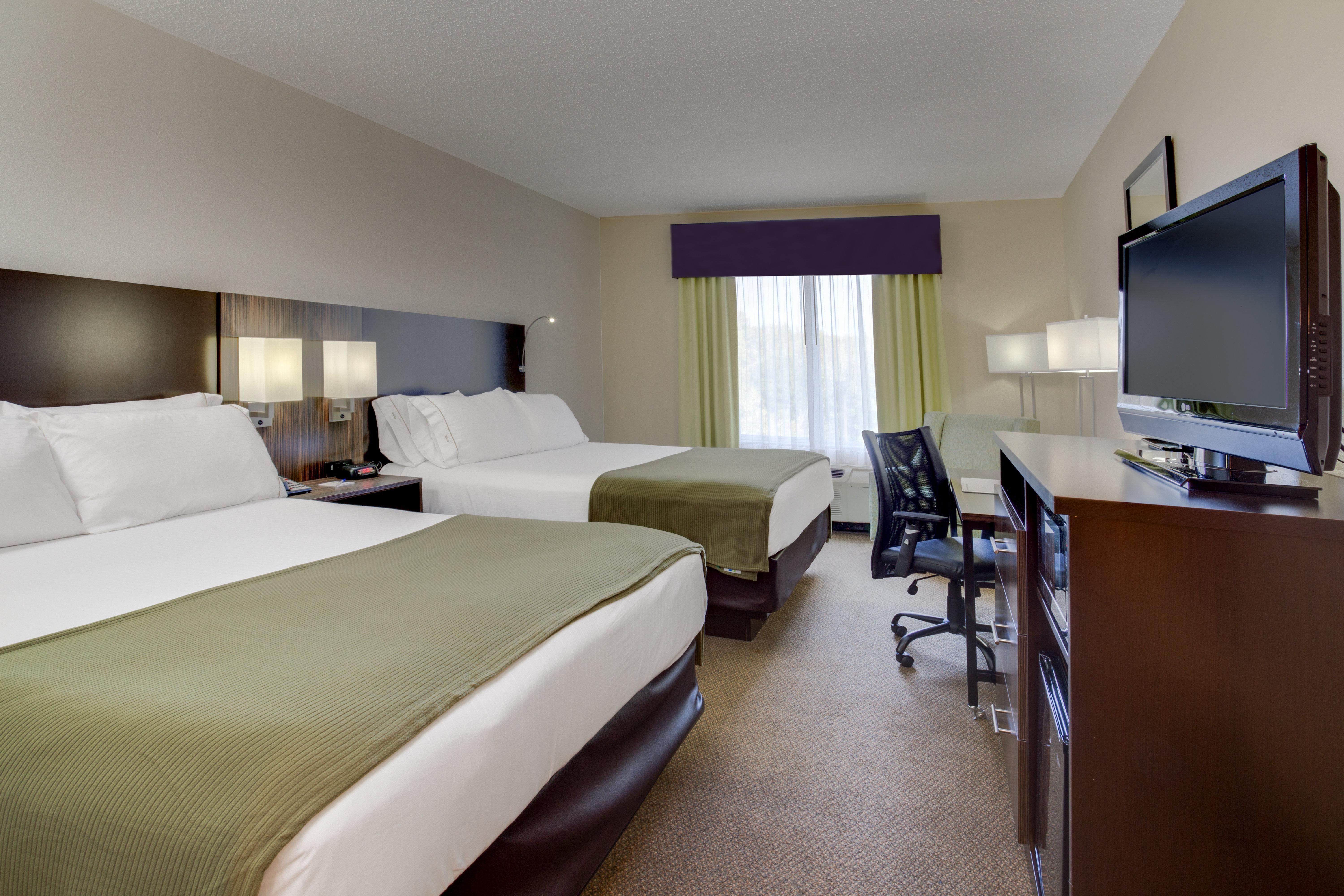 Holiday Inn Express And Suites Tampa I-75 At Bruce B. Downs By Ihg Экстерьер фото