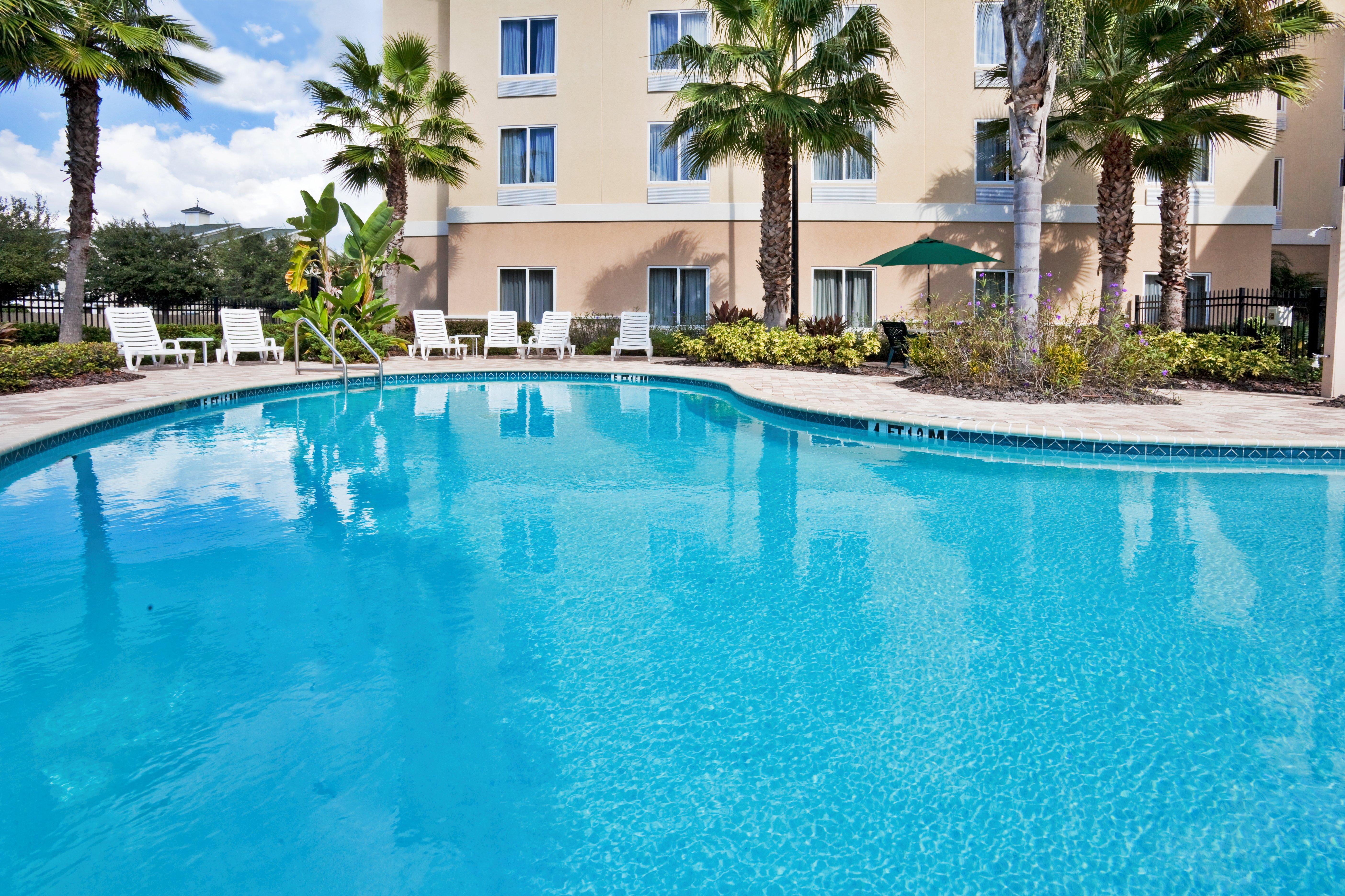 Holiday Inn Express And Suites Tampa I-75 At Bruce B. Downs By Ihg Экстерьер фото